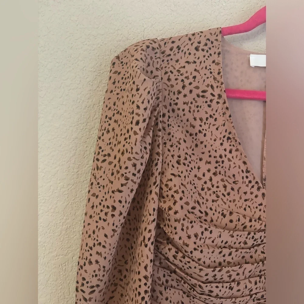 NWOT Astr The Label Cinch Front Puff Sleeve Cheetah Animal Print Blouse XS